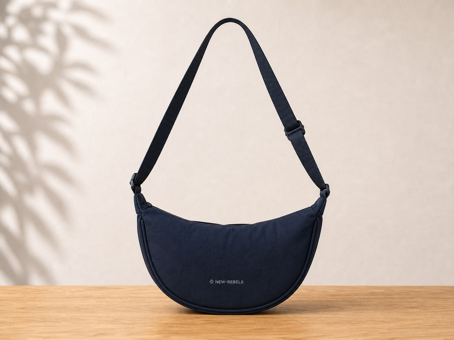 NEW REBELS Halbmond Schultertasche