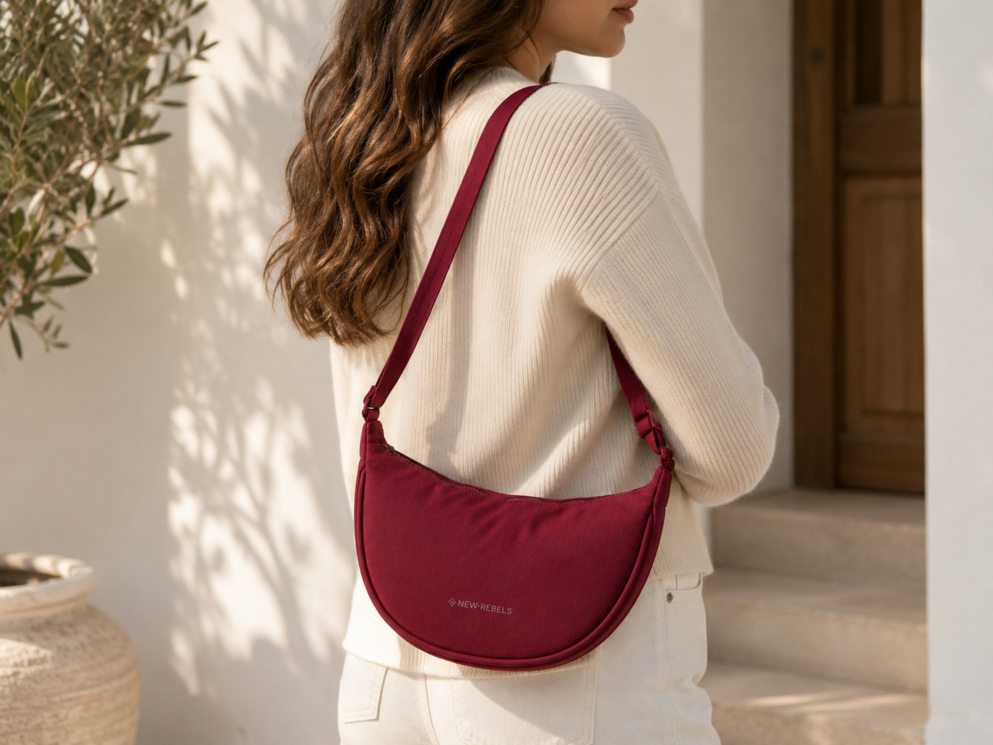 NEW REBELS Halbmond Schultertasche