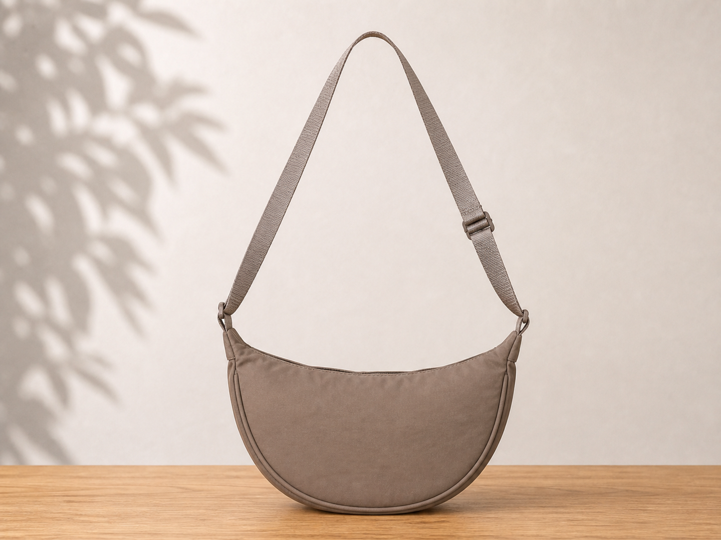 NEW REBELS Halbmond Schultertasche